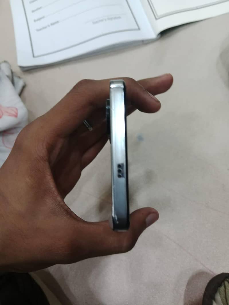 Tecno comon  20 3