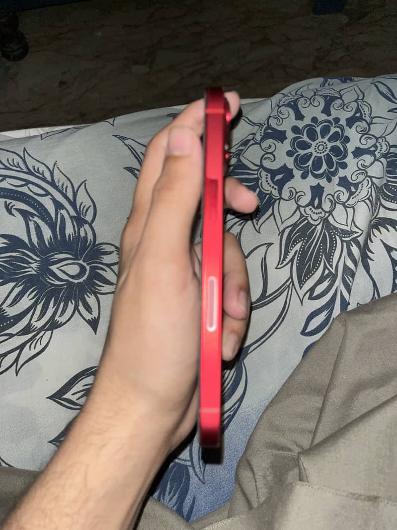 Apple iPhone 13 0