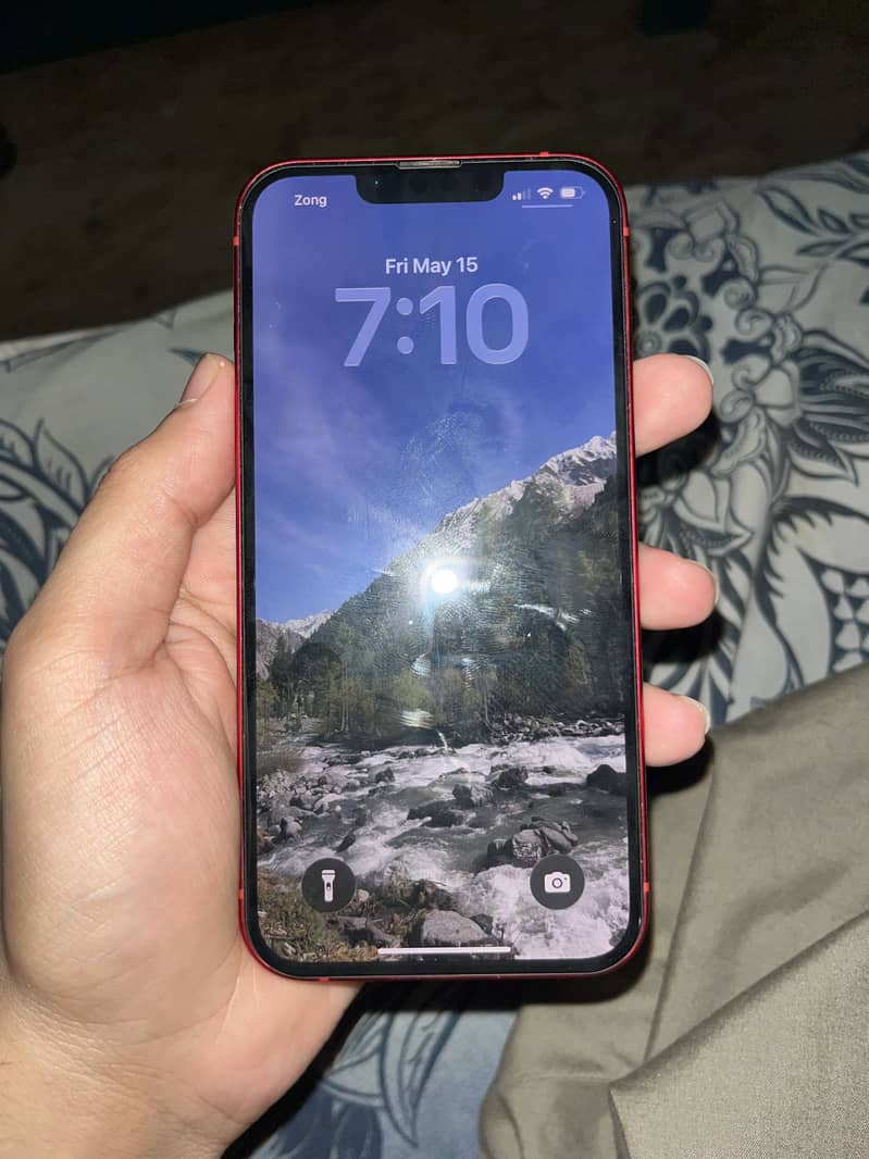 Apple iPhone 13 4
