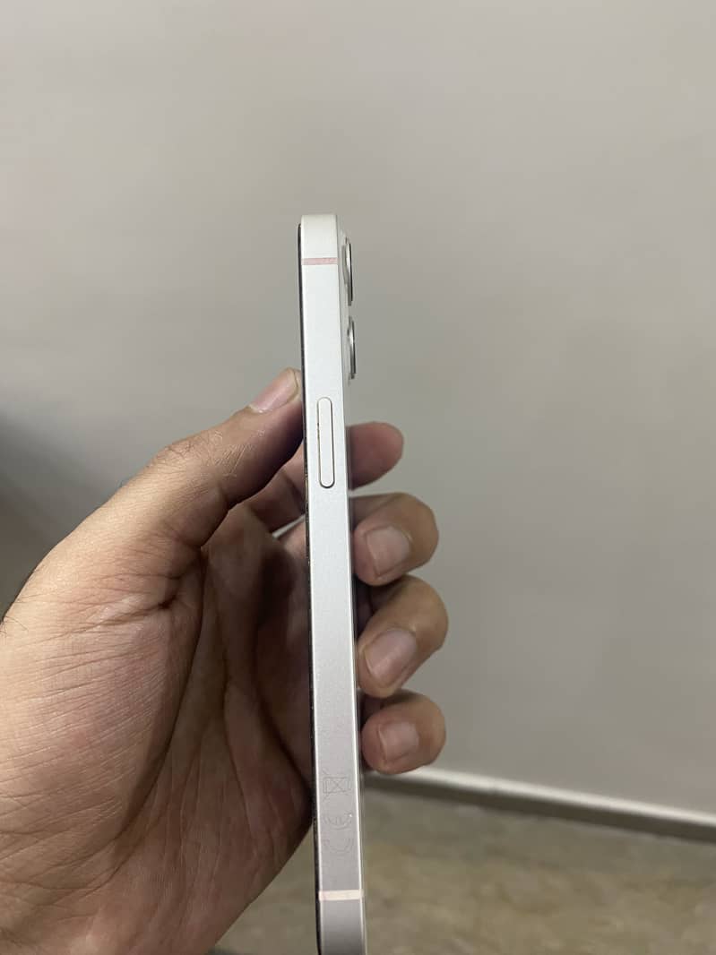 Apple iPhone 13 1