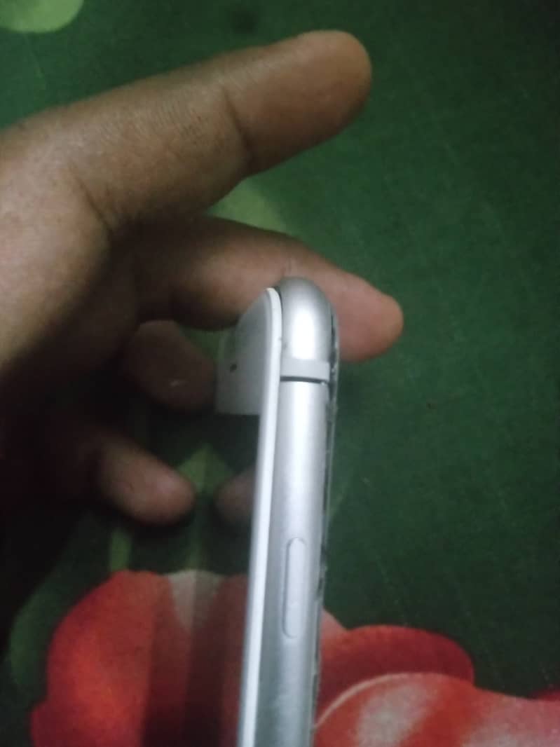 Apple iPhone 8 Plus 5
