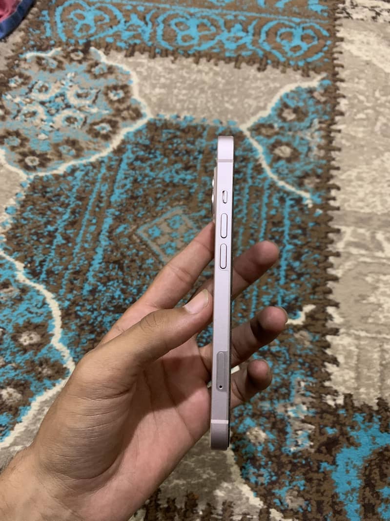 Apple iPhone 13 2