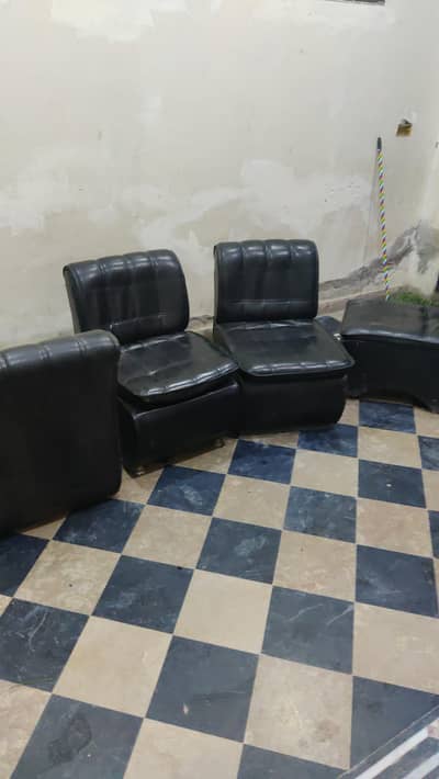 cozy black leatherette sofa set 4 seater  good condition