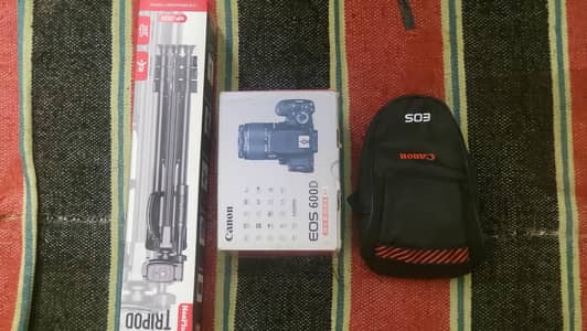 CANON 600D with box