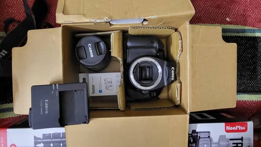 CANON 600D with box