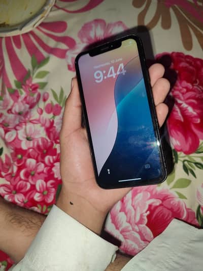 Apple iPhone XR