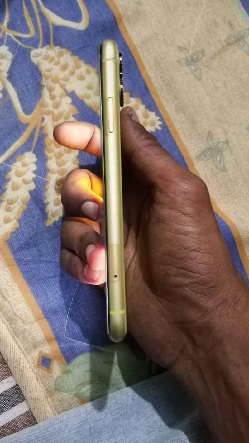 Apple iPhone 11 5
