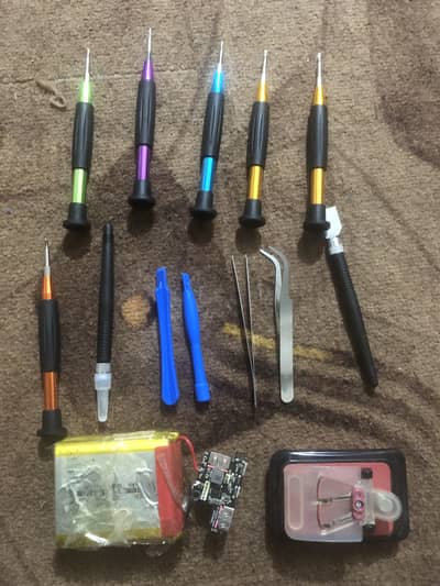 Universal Battery Charger + mobile tools