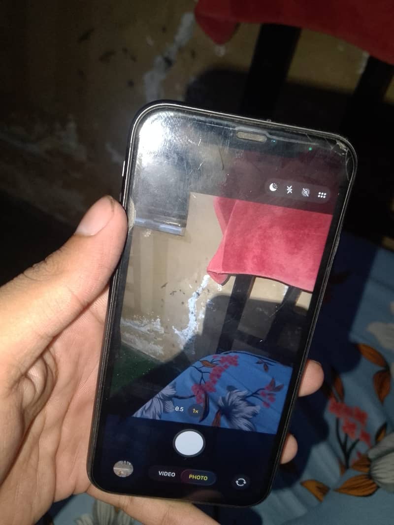Apple iPhone 11 7
