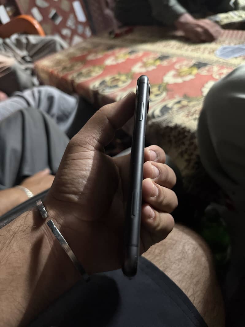 iPhone 11 0