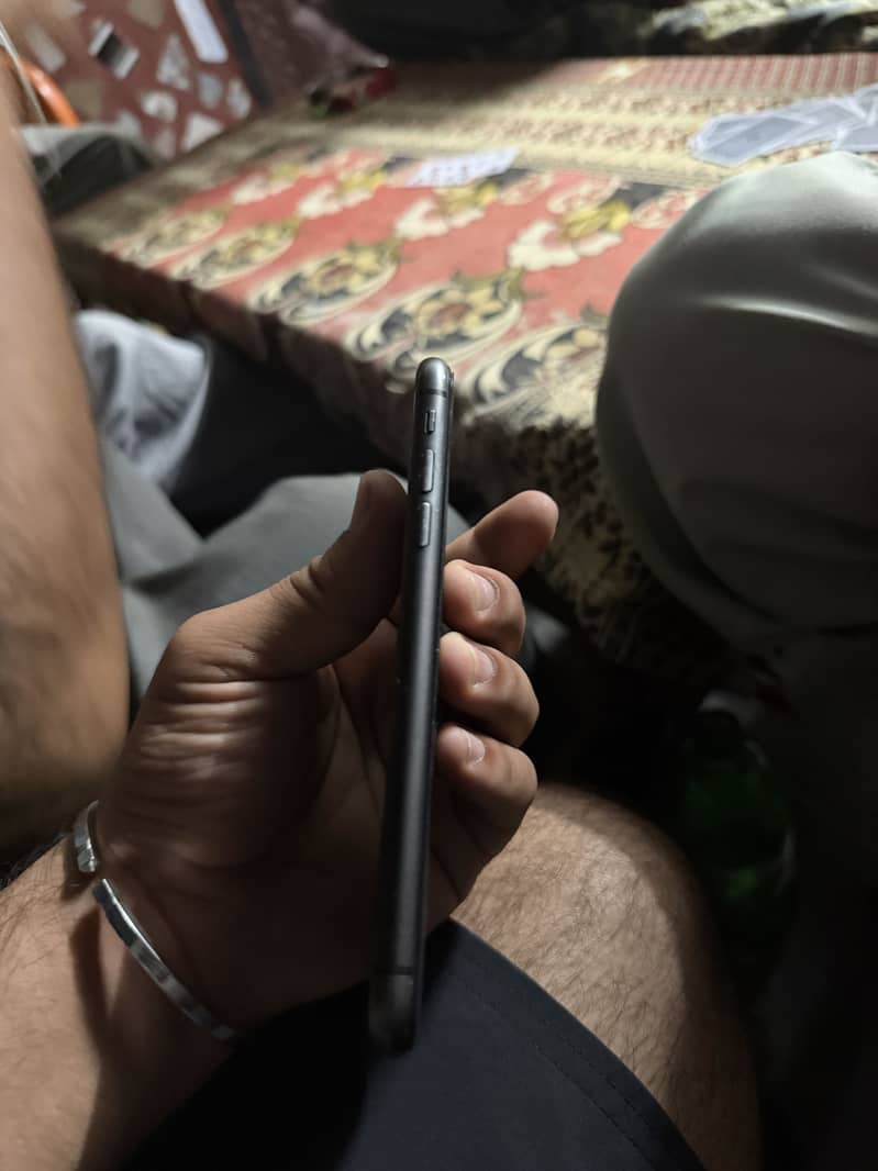 iPhone 11 2