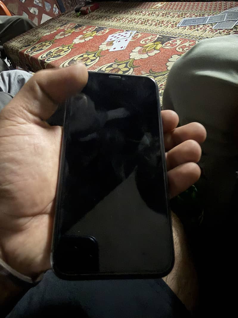 iPhone 11 3