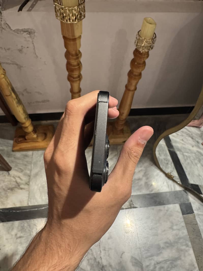 Apple iPhone 13 Pro 2