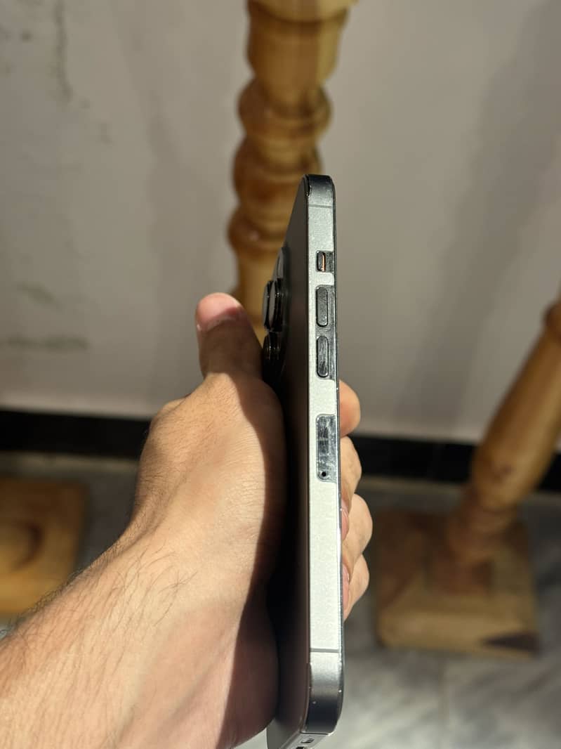 Apple iPhone 13 Pro 4