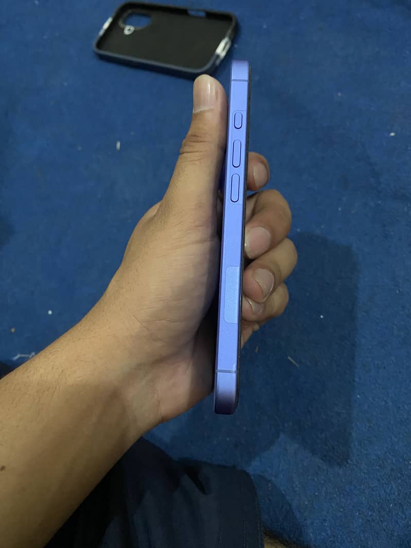 Apple iPhone 16 2