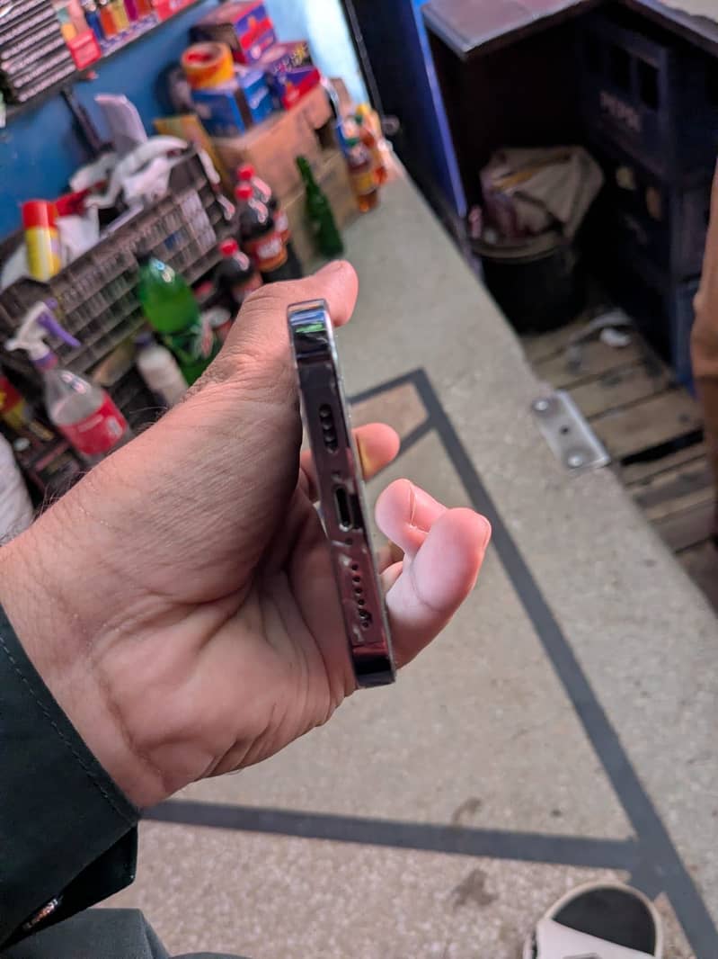 Apple iPhone 14 Pro Max 3