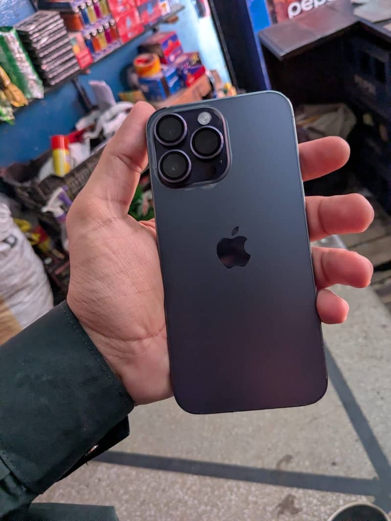Apple iPhone 14 Pro Max 4