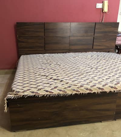 2 wooden single beds/Excellent Condition/Modern Design