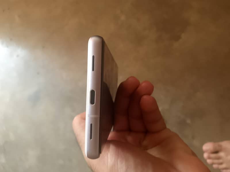 Google Pixel 7a 4