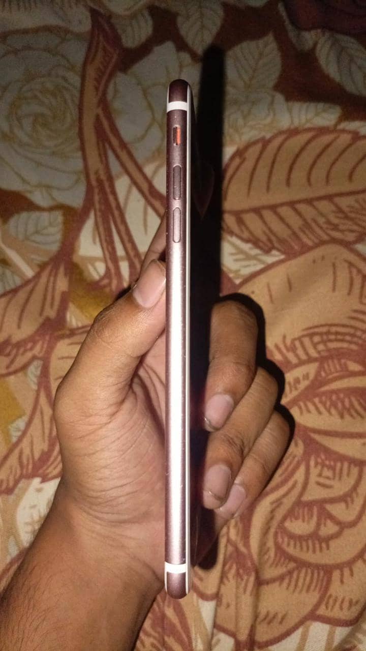 Apple iPhone 7 Plus 1