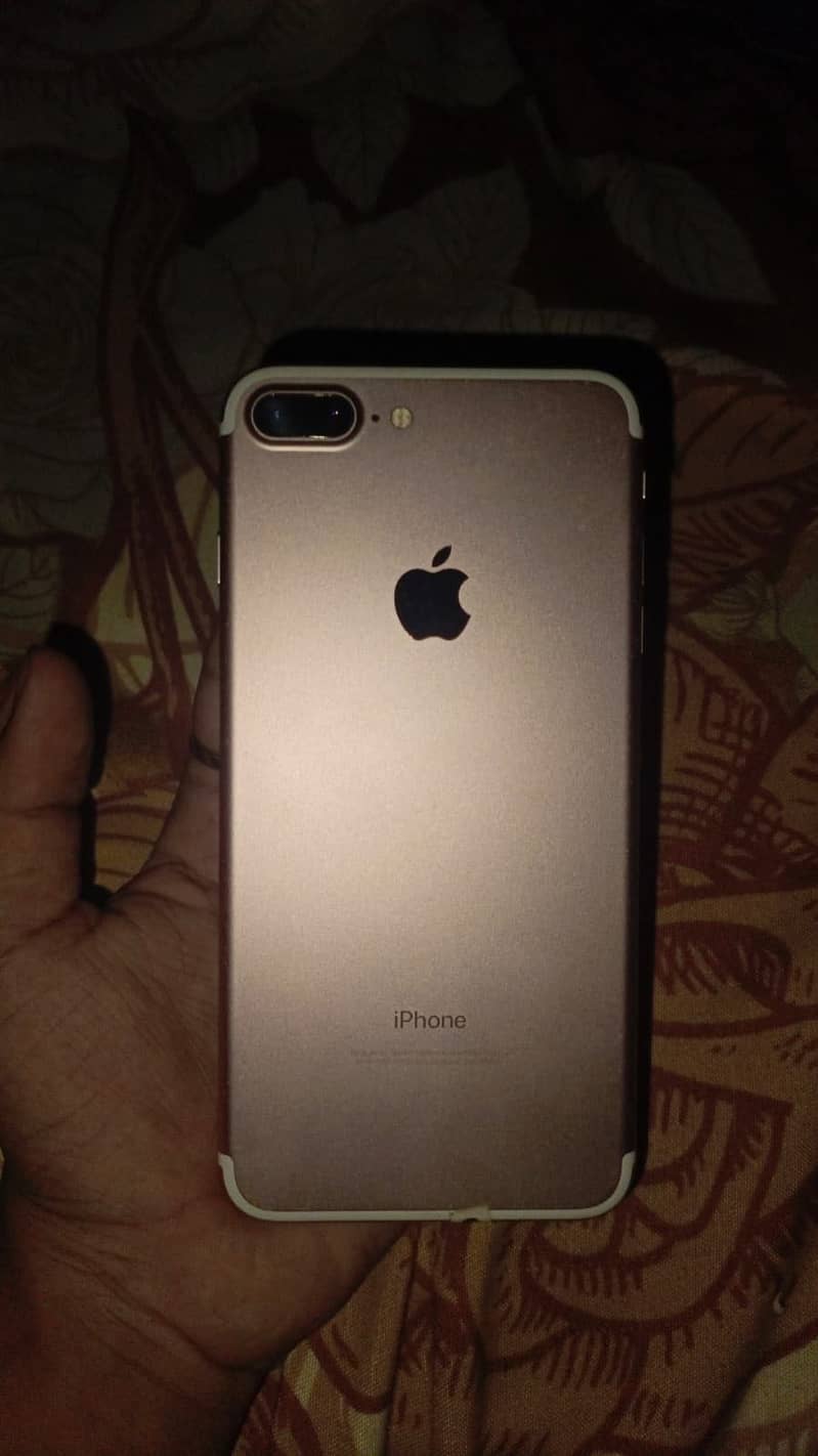 Apple iPhone 7 Plus 4