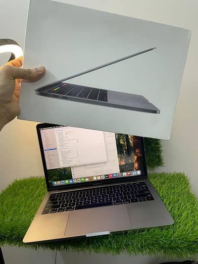 apple MacBook pro 2019 / 256 gb