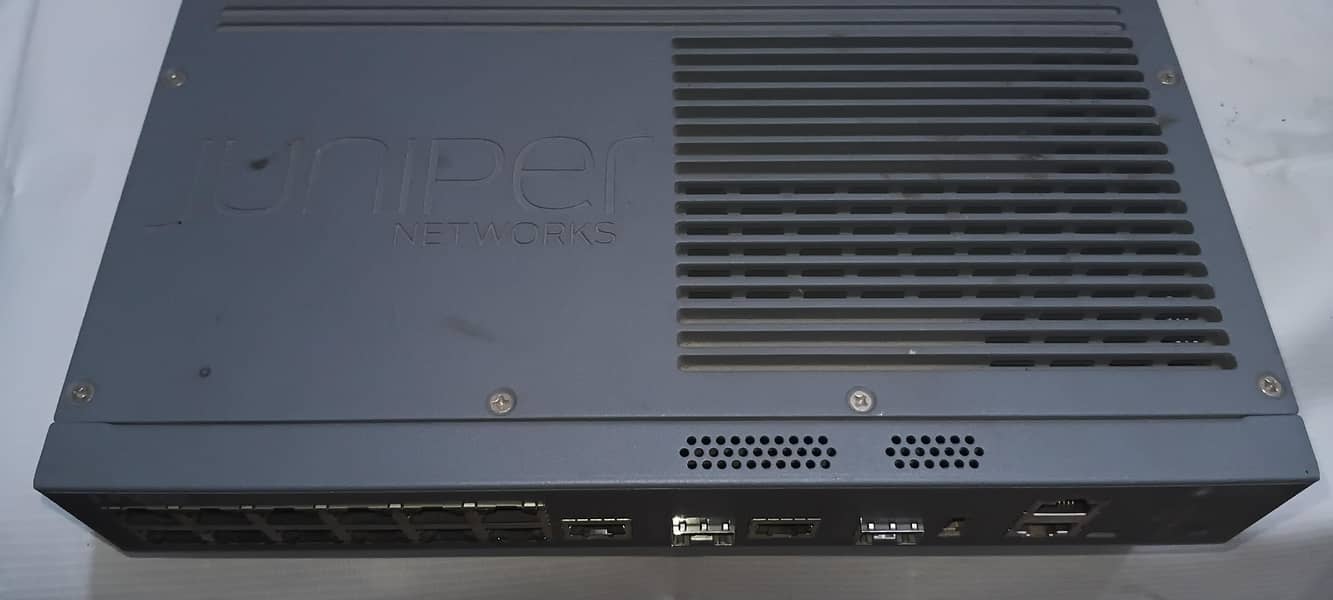 Juniper Switch 0