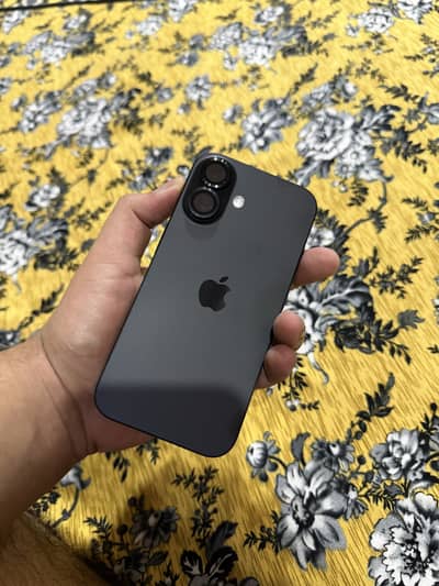 Apple iPhone 16