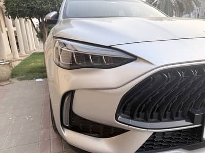 MG HS 2025