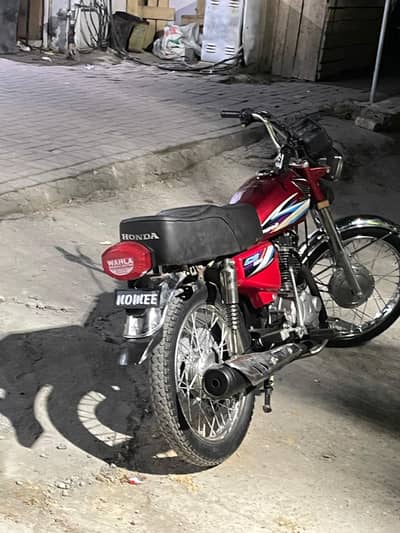 Honda 125 2015 model in good condition one hand use in army officer
