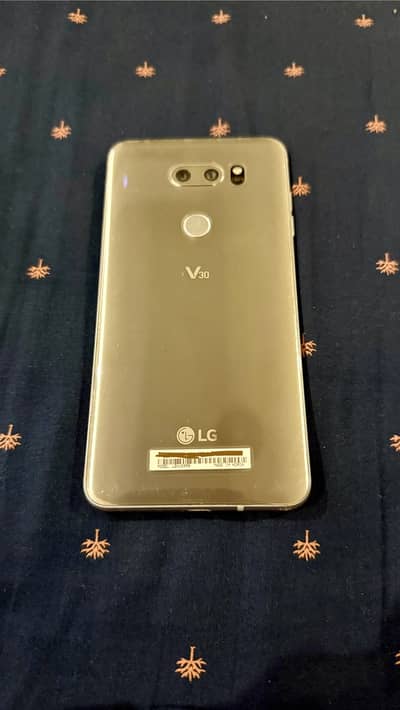 LG V30