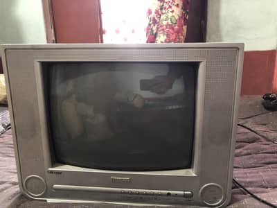 Nobel Colour TV. Model: 14E15NF.