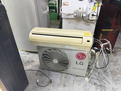 2  splitter ACs LG , 1 ton each