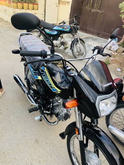 zero meter bike bilkul abhi li hai bilkul new hai honda cd70 dream 202