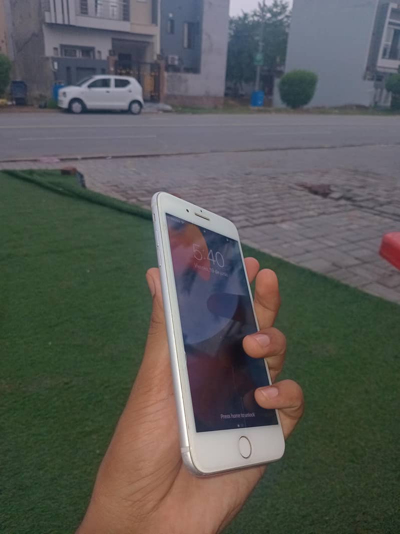 Apple iPhone 7 Plus 5