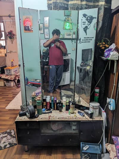 dressing table with mirror doors