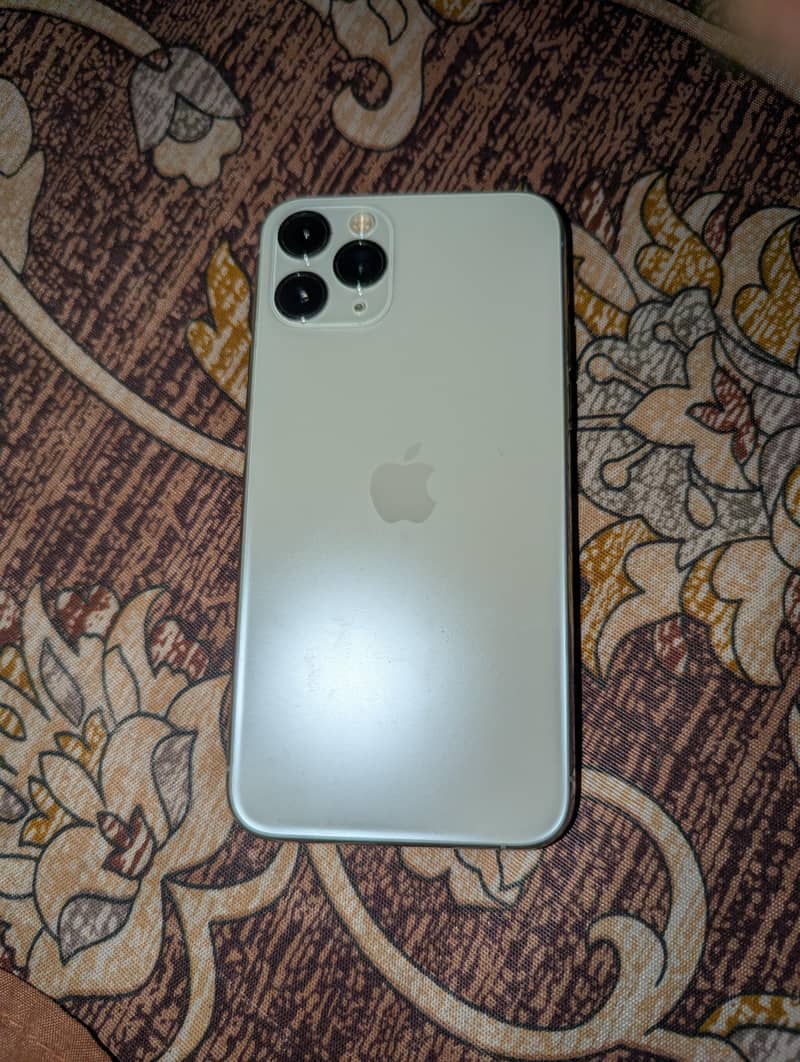 Apple iPhone 11 Pro 3