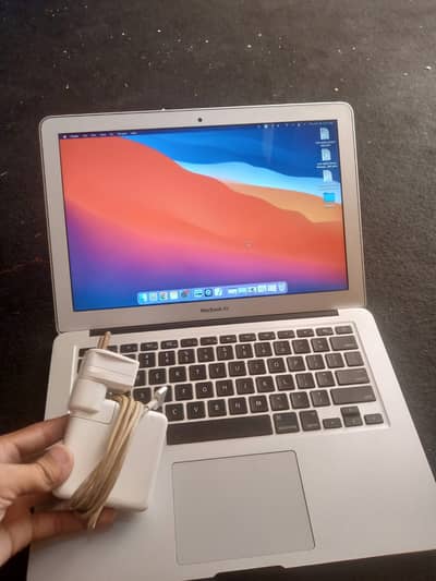 MacBook Air 13" Core i7 | 8GB RAM | 256GB SSD