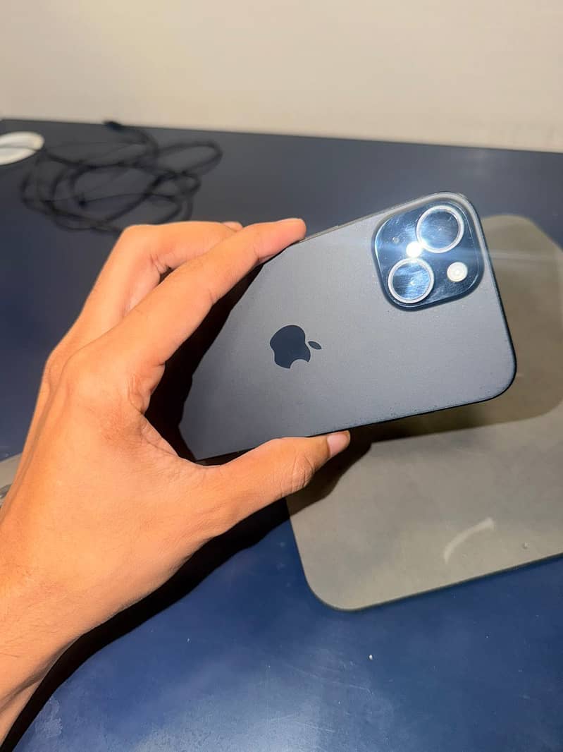 Apple iPhone 15 2