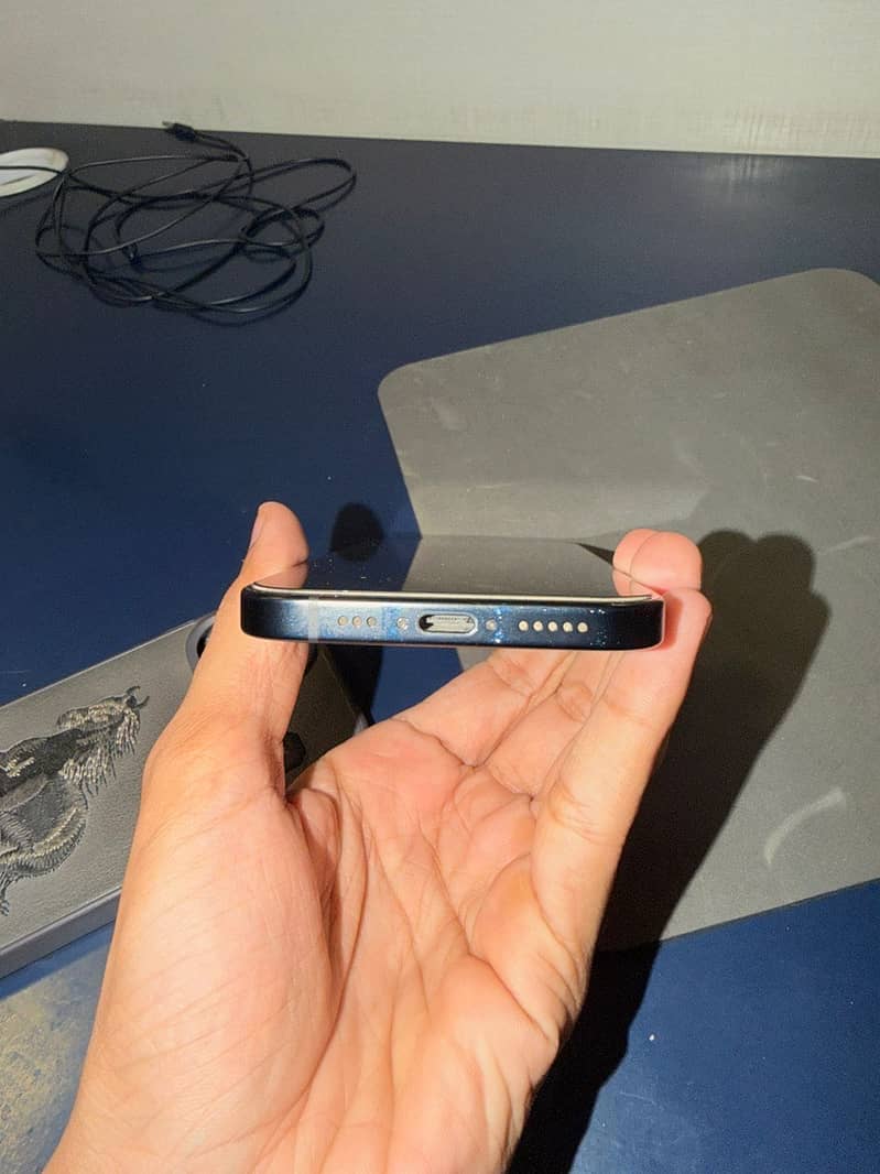 Apple iPhone 15 3