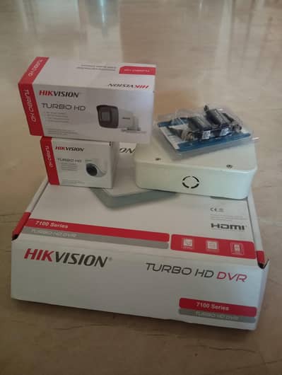Hikvision 2 camera, 4 chenal DVR