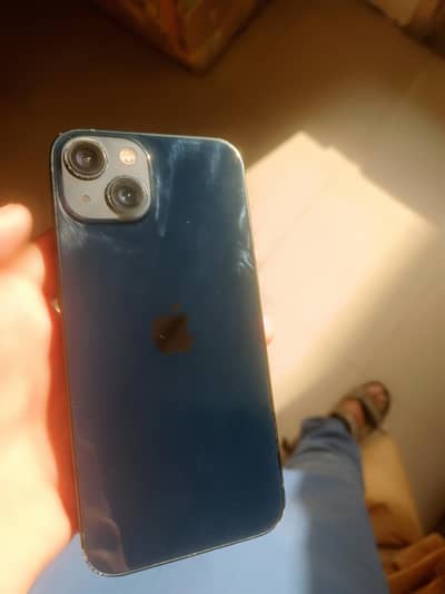 Apple iPhone 13