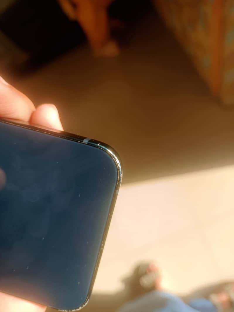 Apple iPhone 13 5