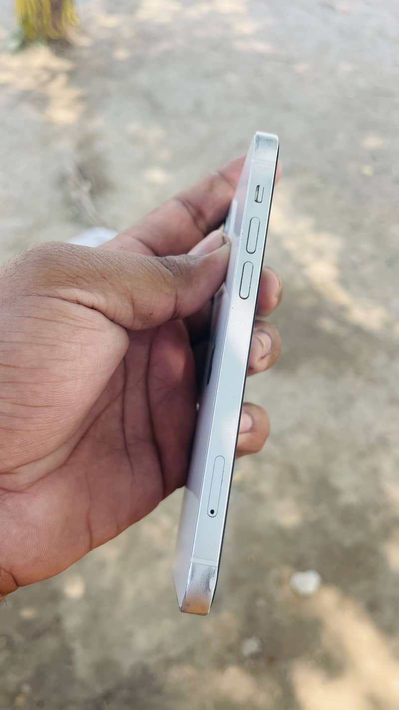 Apple iPhone 12 2
