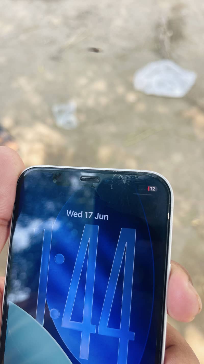 Apple iPhone 12 3