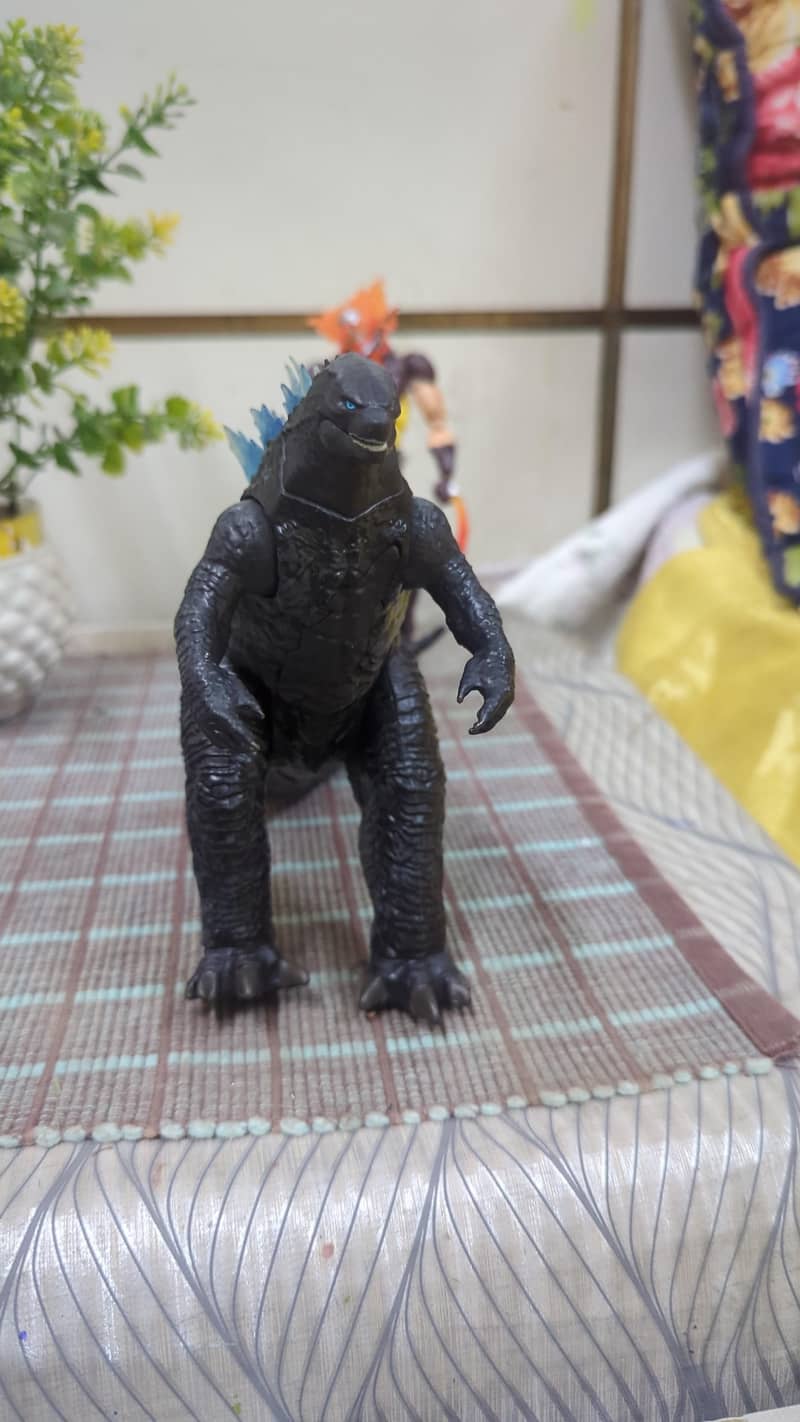 Godzilla figure 0