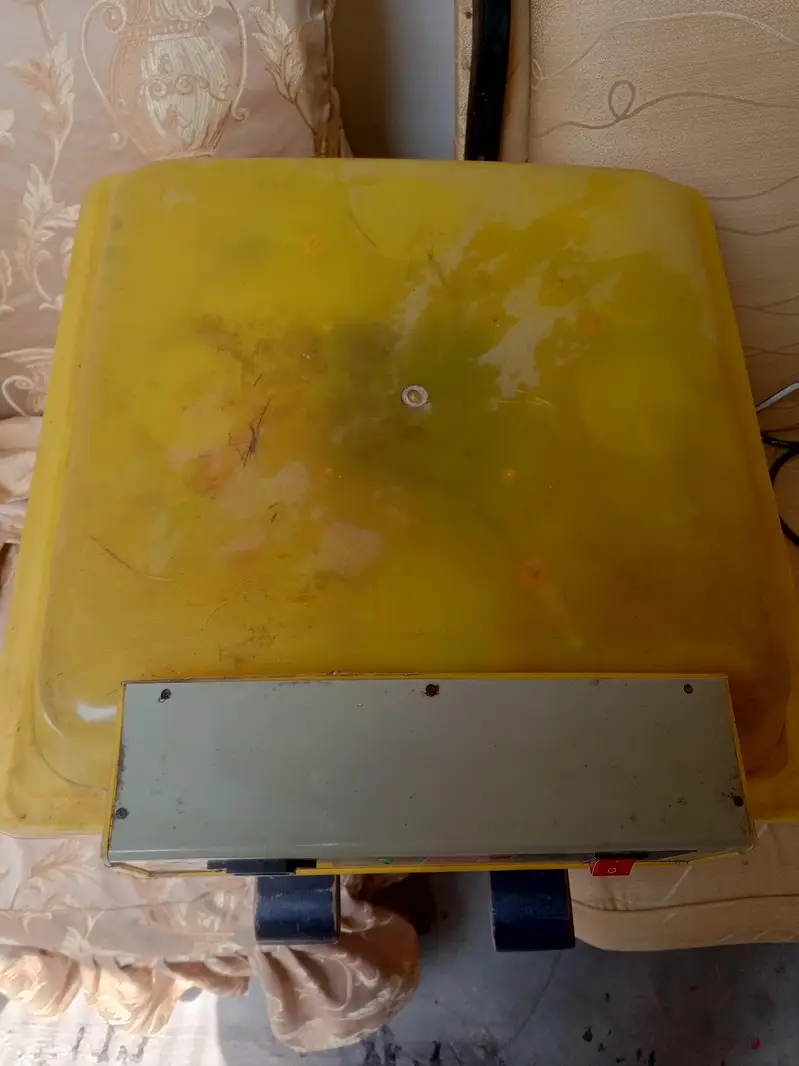 Imported Incubator — photo 3