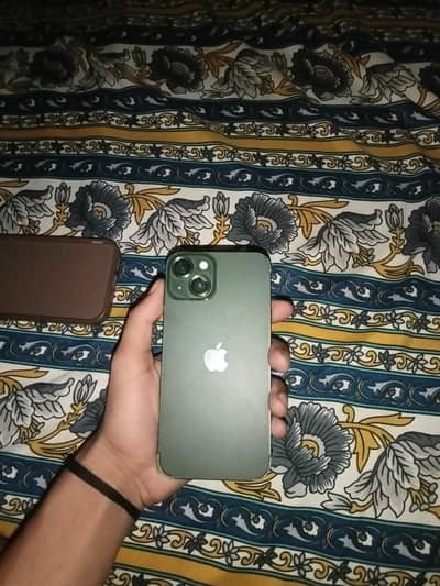 Apple iPhone 13