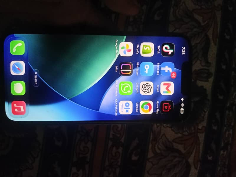 Apple iPhone 13 2
