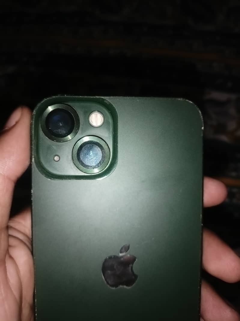 Apple iPhone 13 4